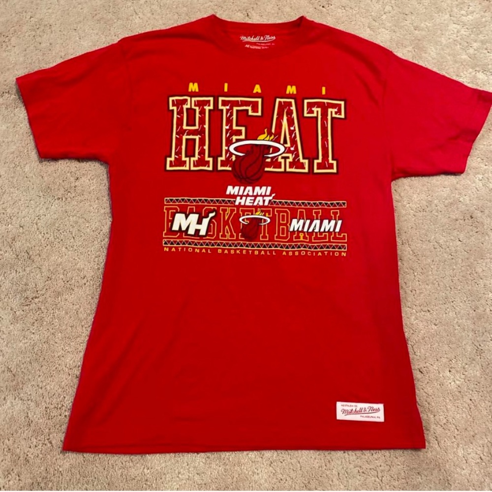 Vintage Miami Heat Red Graphic T-Shirt